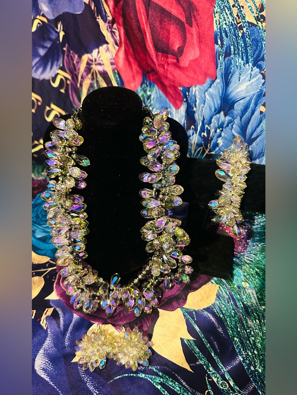 Sassy Jones Crystal Necklace , Bracelet and Earrings Set - Iridescent
